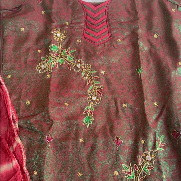 Rich Maroon Silk Salwar Suit with Heavy Embroidery – Size S - Picture 6 of 11